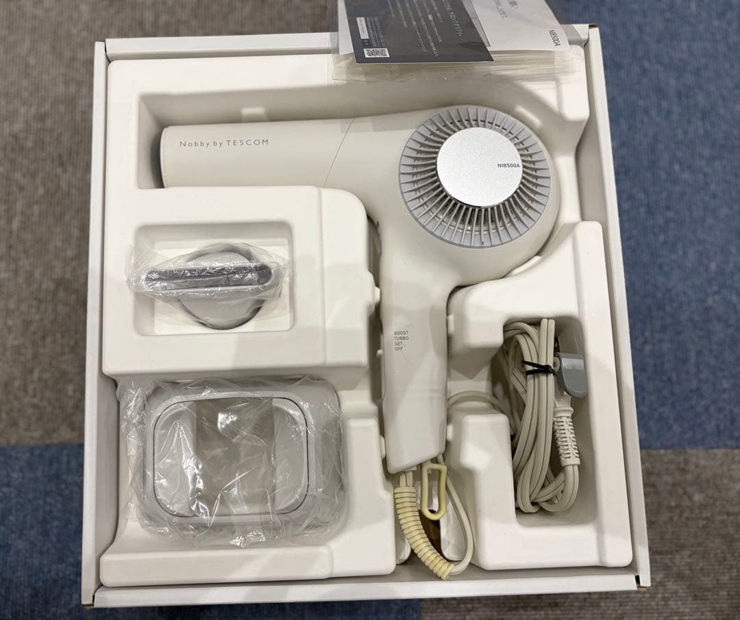 シャンプー！TESCOM NIB500B ヘアドライヤー　ホワイト プロフェッショナル プロテクトイオン ヘアドライヤー｜NIB500B-W