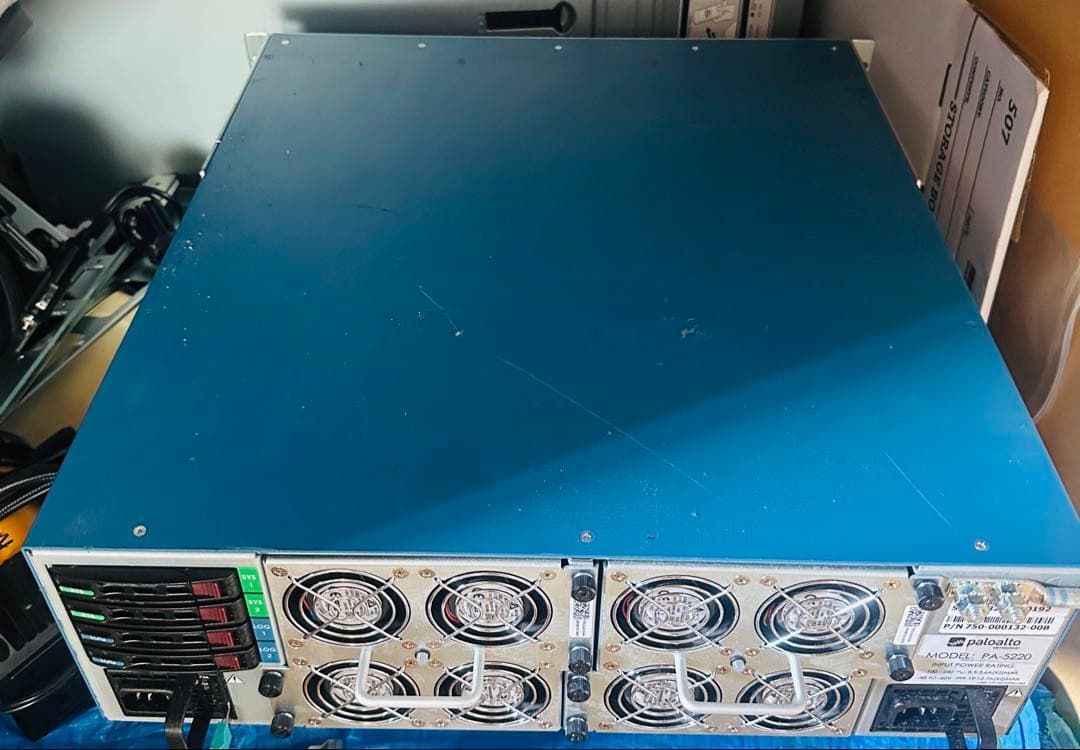 Palo Alto PA-5220 ネットワークセキュリティ Palo Alto Networks PA-5220 - security appliance - PAN-PA-5220-AC