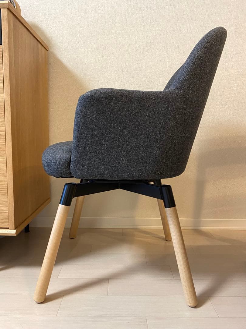 IKEA】JANOLOFヤンオロフ 回転式ダイニグチェア - メルカリ