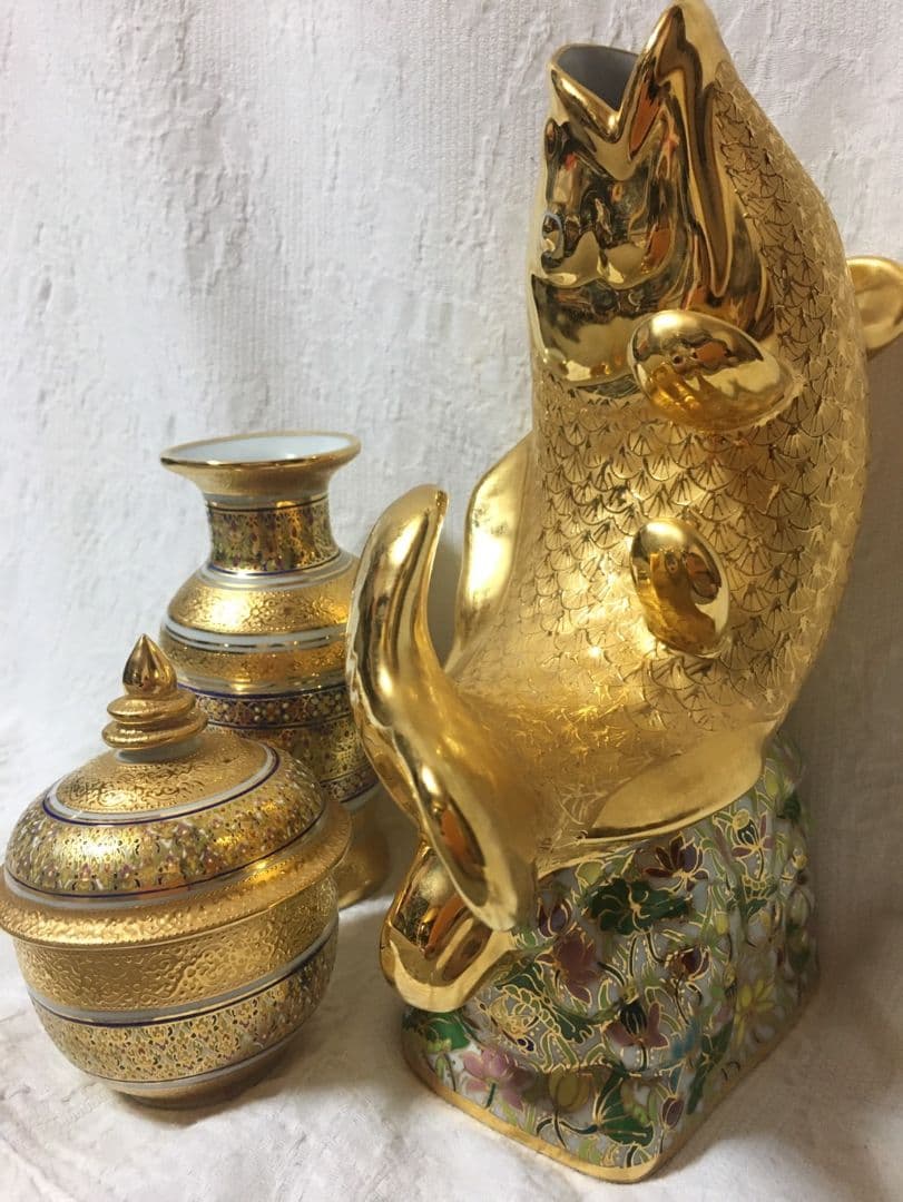 リキ(要プロフ確認)様専用 ベンジャロン焼き タイ製 鯉の置物 花瓶 蓋