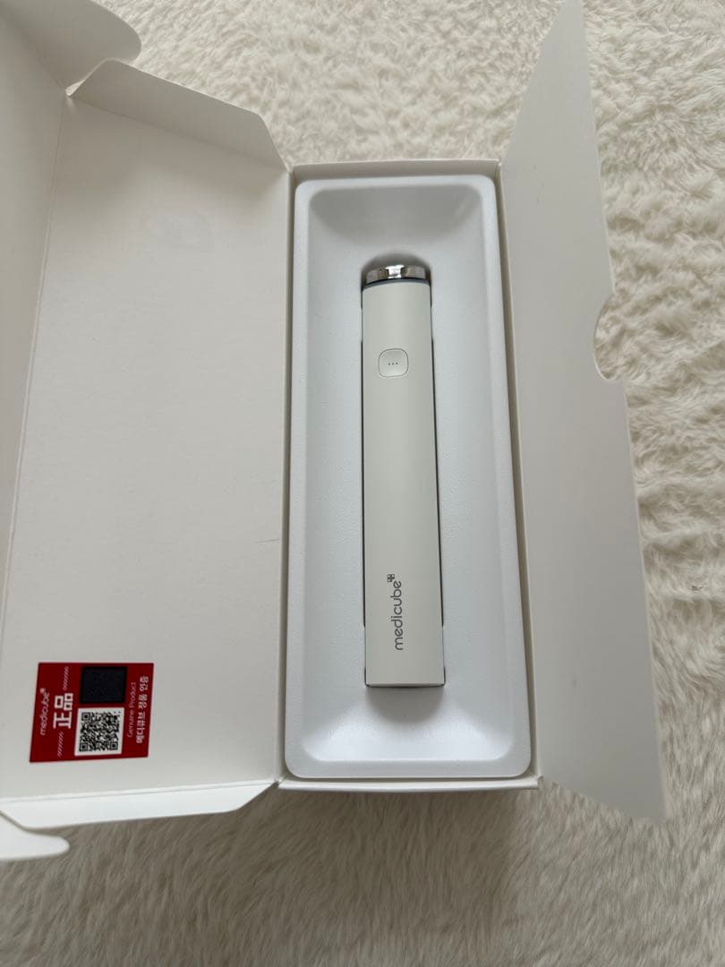 medicube 美顔器 ホワイト 正規品 MEDICUBE(メディキューブ) / AGE-Rダーマエアショット ホワイトの公式