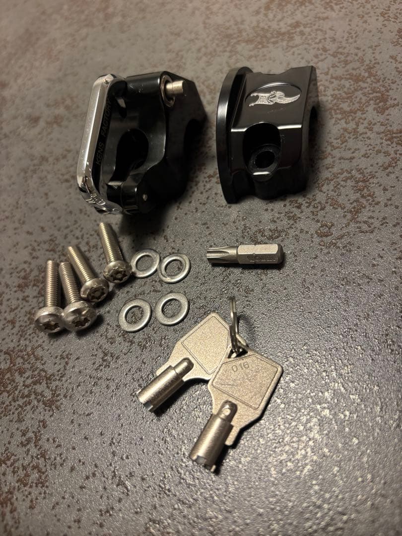 ケンズファクトリー　ネクストレベル ヘルメットロック ブラック 000000112966-01.jpg?size=m&w=