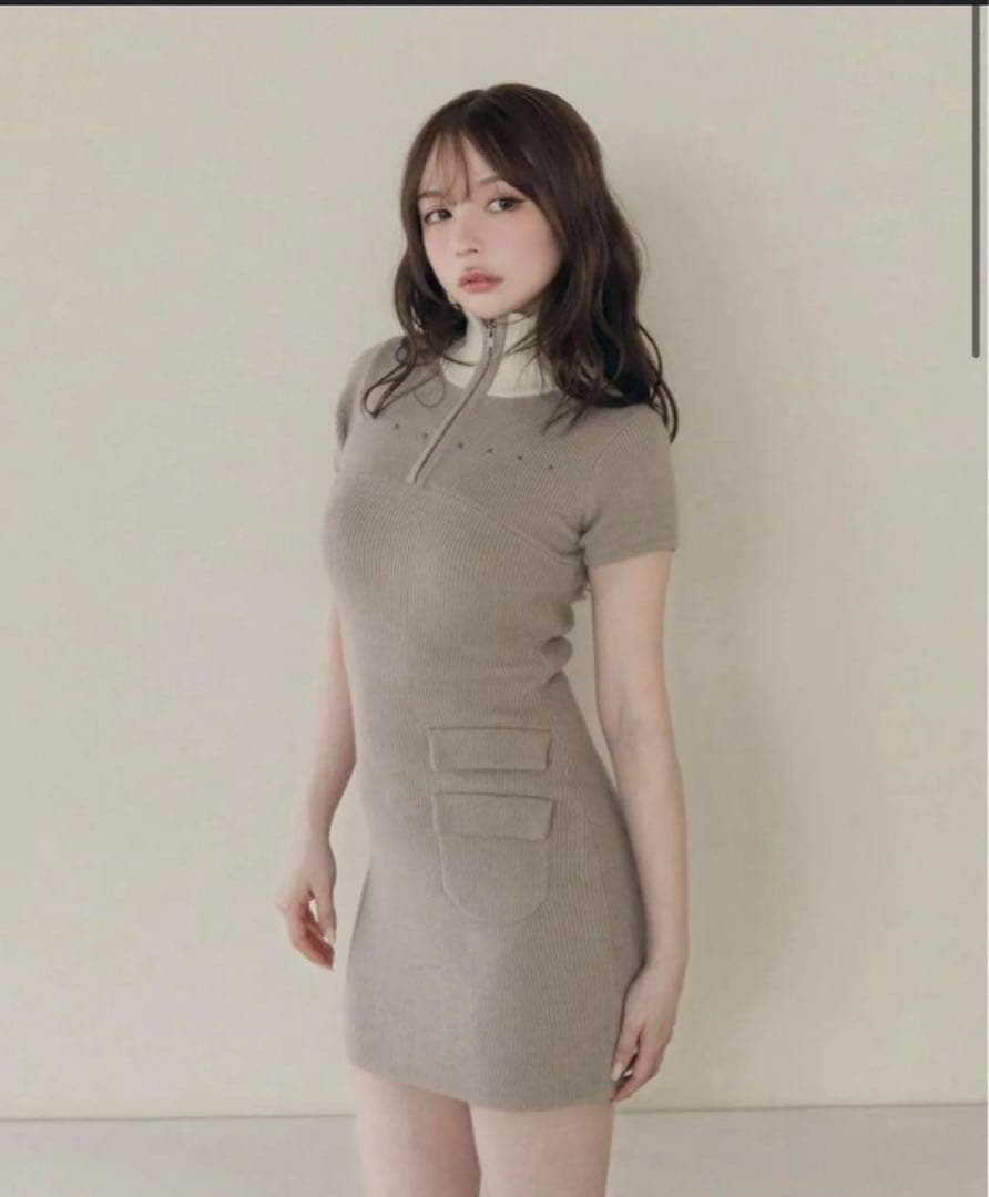 ANDMARYアンドマリーグレー ニットワンピース 半袖 ハイネック - メルカリ