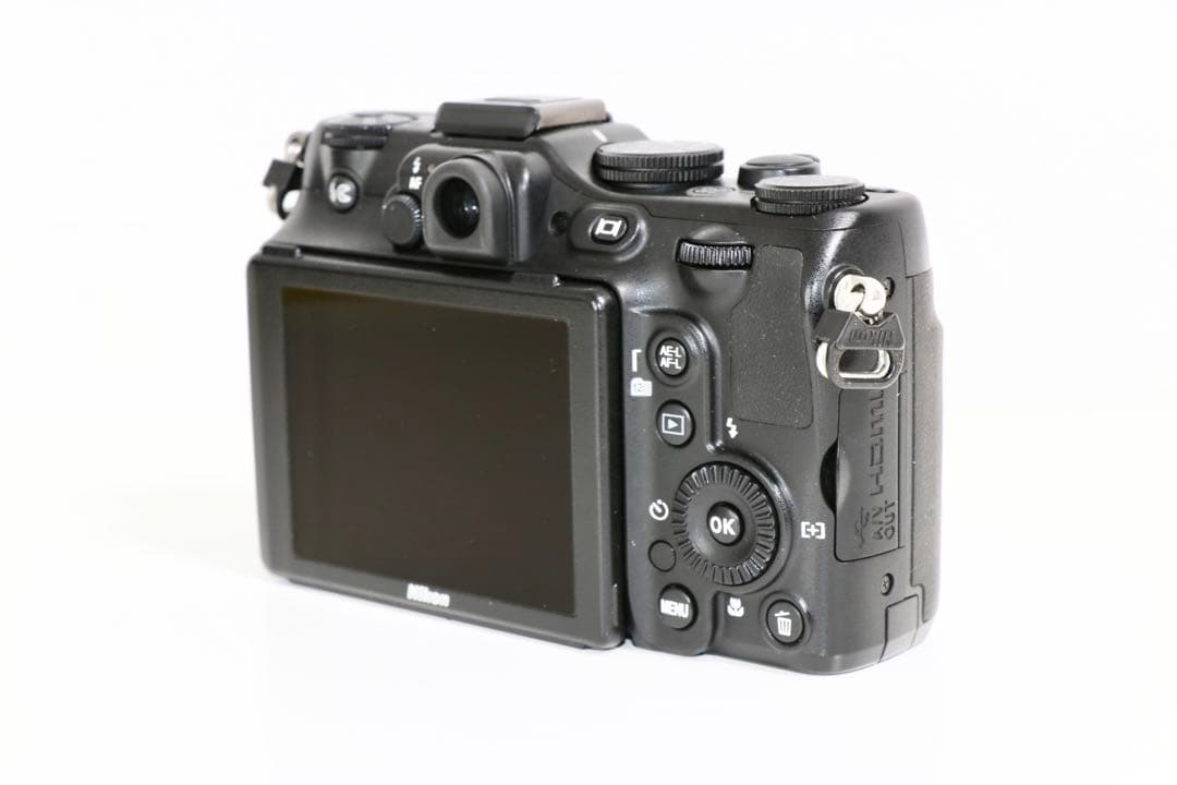 【美品】 ニコン Nikon COOLPIX P7100 《動作確認済》