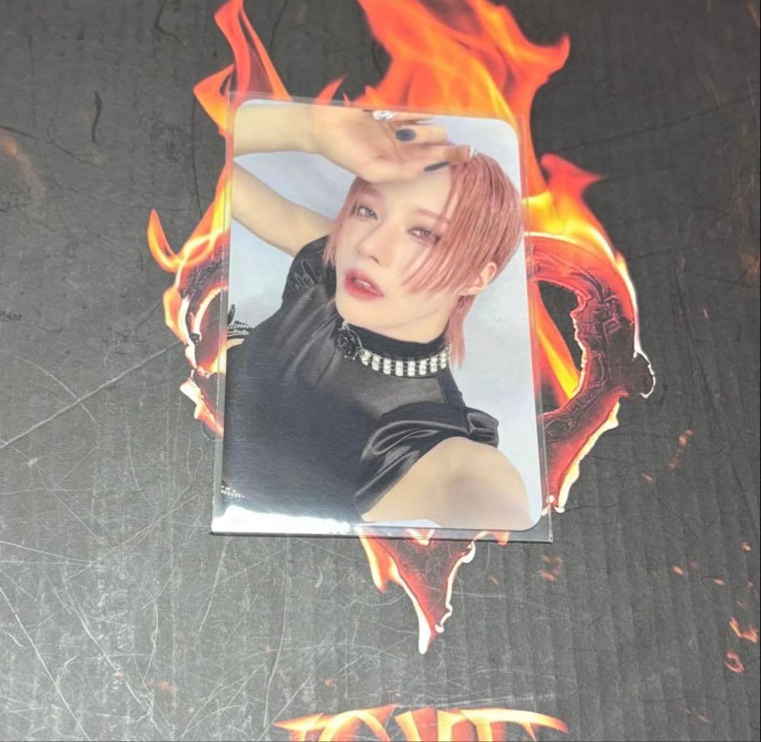 出回りなし XLOV EVERLINE ルイ トレカ 미공개 포토카드 - メルカリ