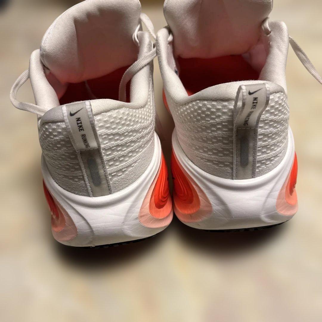 NIKE ボメロプラス（27.0cm）