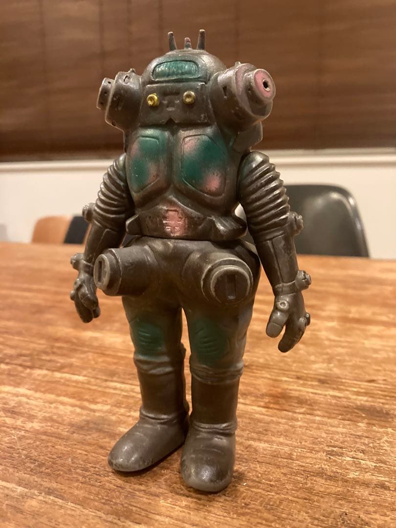 キングザウルスシリーズ キングジョー ポピー ウルトラマン ウルトラセブン Amazon.co.jp: キングザウルス 復刻版 怪獣シリーズ ウルトラセブン