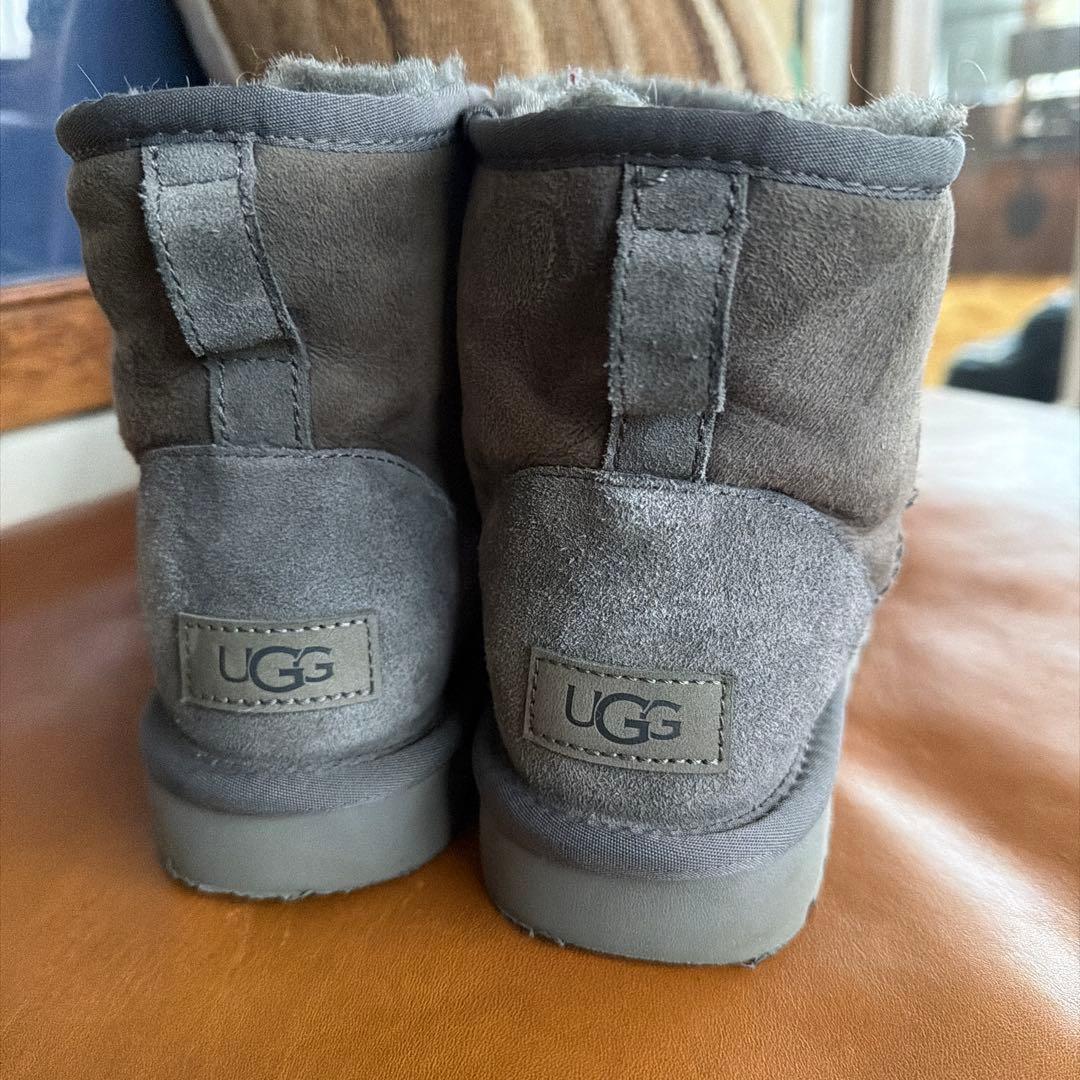 UGG グレー ムートンブーツ 25センチ - メルカリ