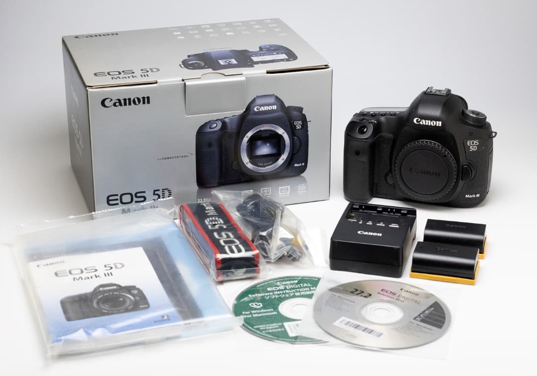 Canon EOS-5D Mark III ボディ ムック本付き！（値下げ済み） - メルカリ