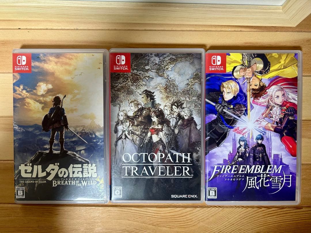 OCTOPATH TRAVELER、他まとめ売り。 Visiting Japan and I found this. Little acrylic stands for all the