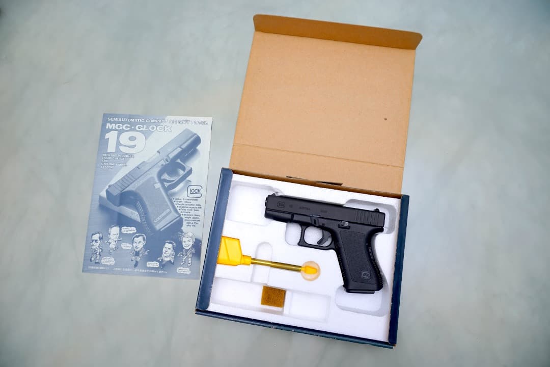 MGC GLOCK 19 ヘビーウェイト　超美品　レア品 Yahoo!オークション -「mgc glock 19」の落札相場・落札価格