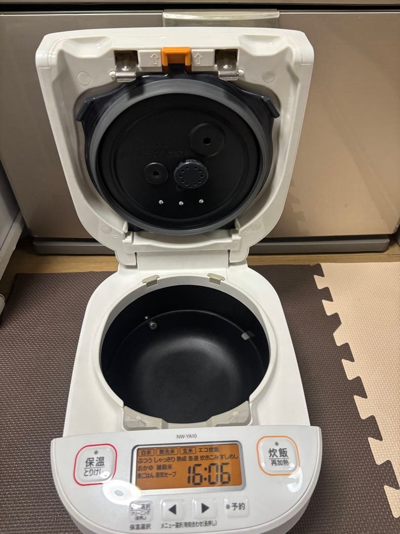 倉庫処分セール]炊飯器 NW-YA10 ホワイト 1.0L-2023年製 - メルカリ