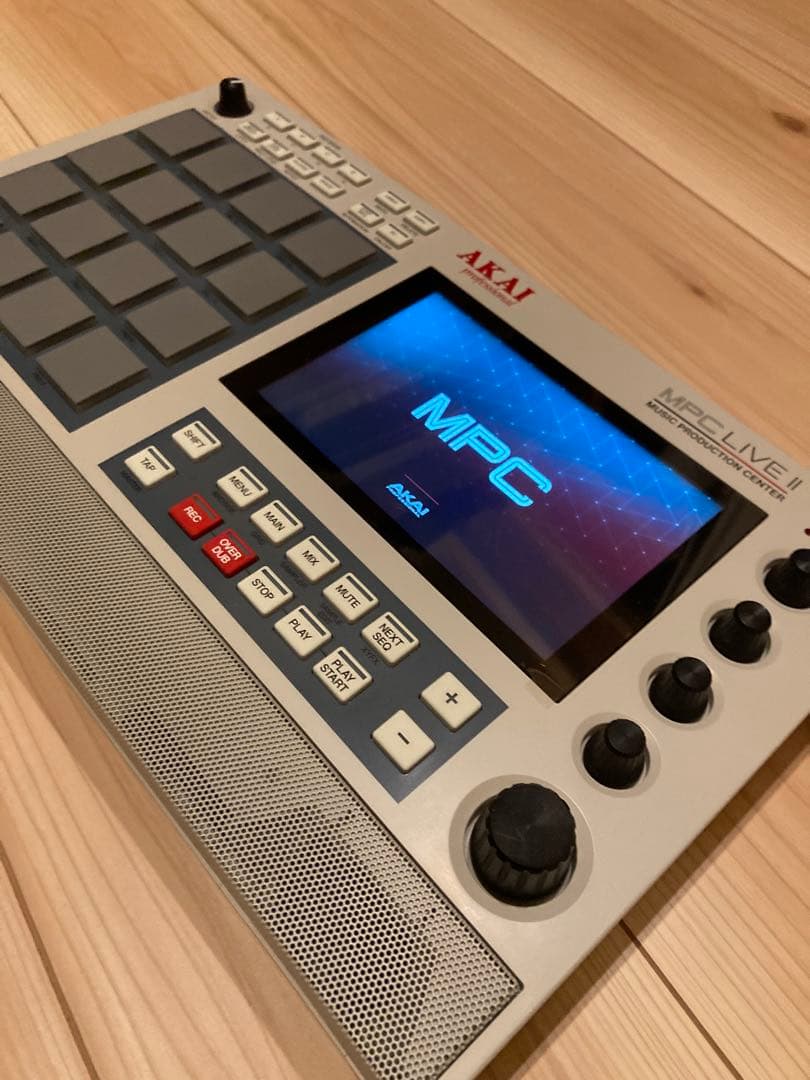 akai mpc live2 retro SSD 1TB 付属 - メルカリ