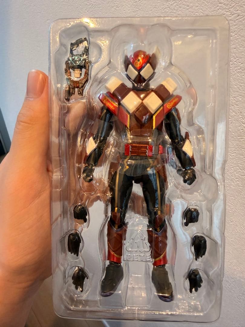 S.H.Figuarts 仮面ライダーヴァレン