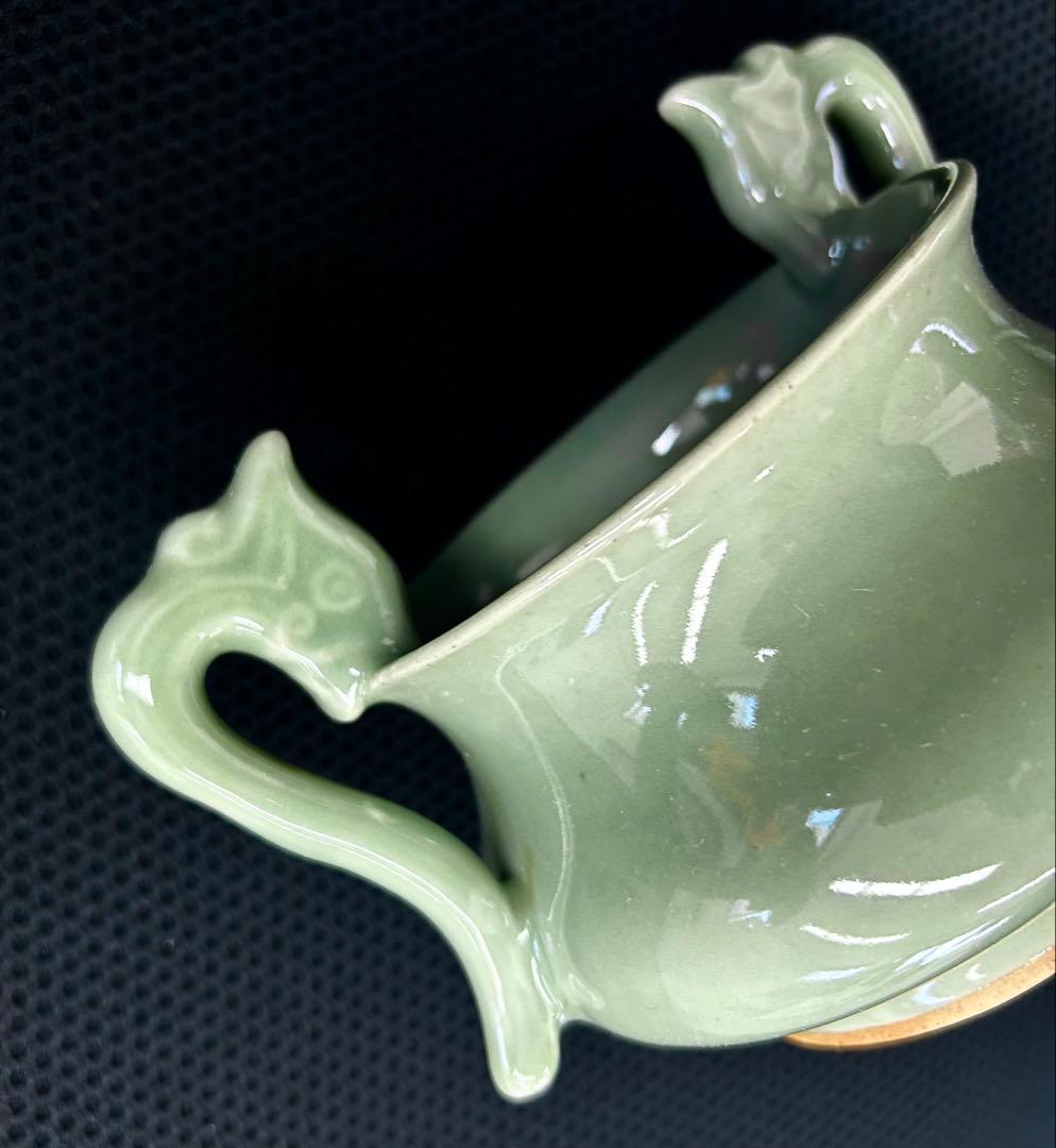 中国骨董 龍泉窯 蟠螭文 双耳 青磁香炉 明時代 - メルカリ