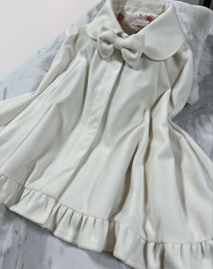 は*け様 《未使用》LIZ LISA Fsize ポンチョ ケープ コート リボ