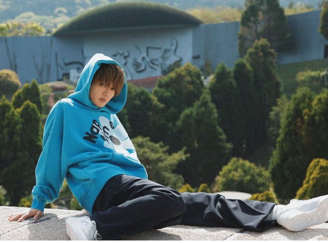 ナップタイム naptime. Nissy 西島隆弘 スウェット パーカー 青