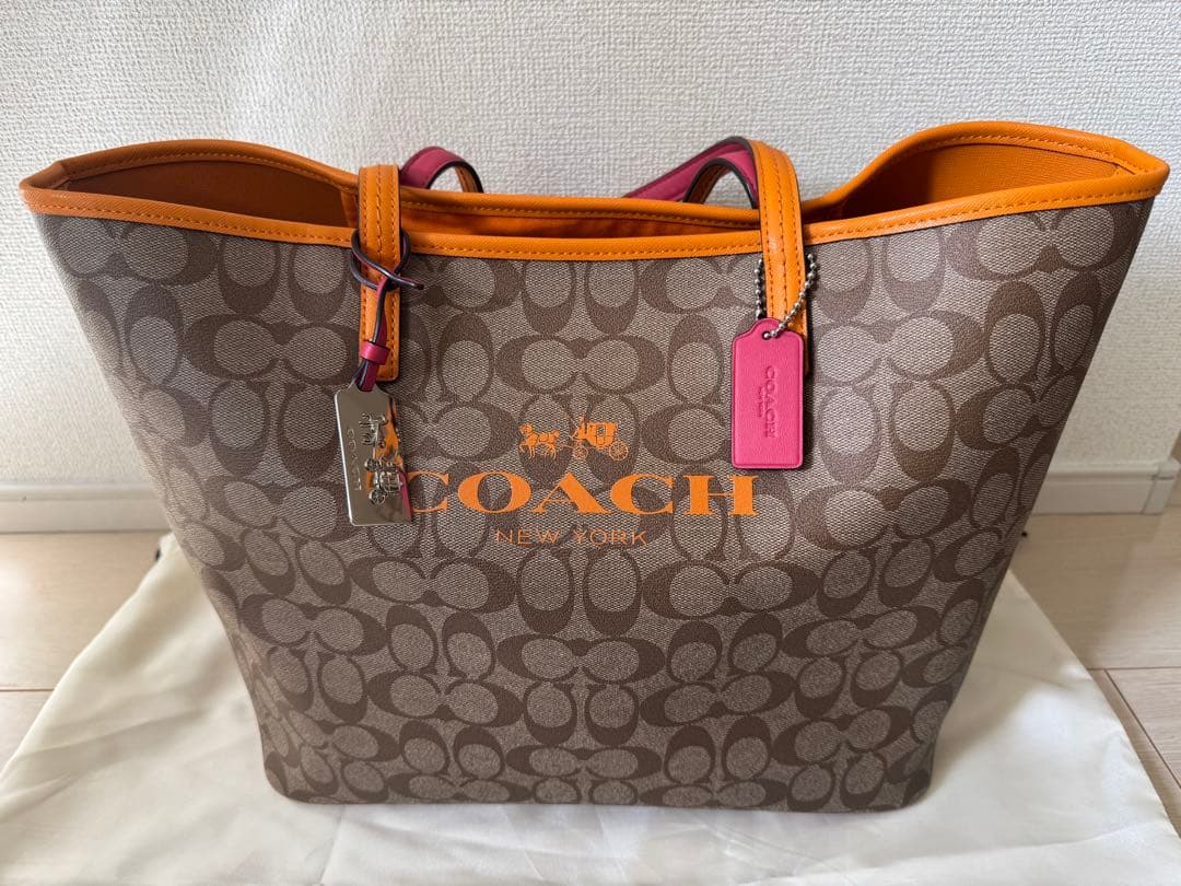 コーチ　トートバッグ　シグネチャー　未使用　保存袋付き　A4収納可 コーチ トートバッグ シグネチャー 未使用 保存袋付き A4収納可 - メルカリ