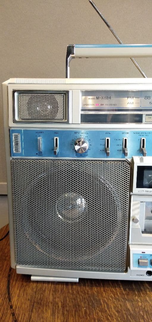 ジャンク カセットデッキ不動 ラジオ稼働 SANYO M-X824 ラジカセ