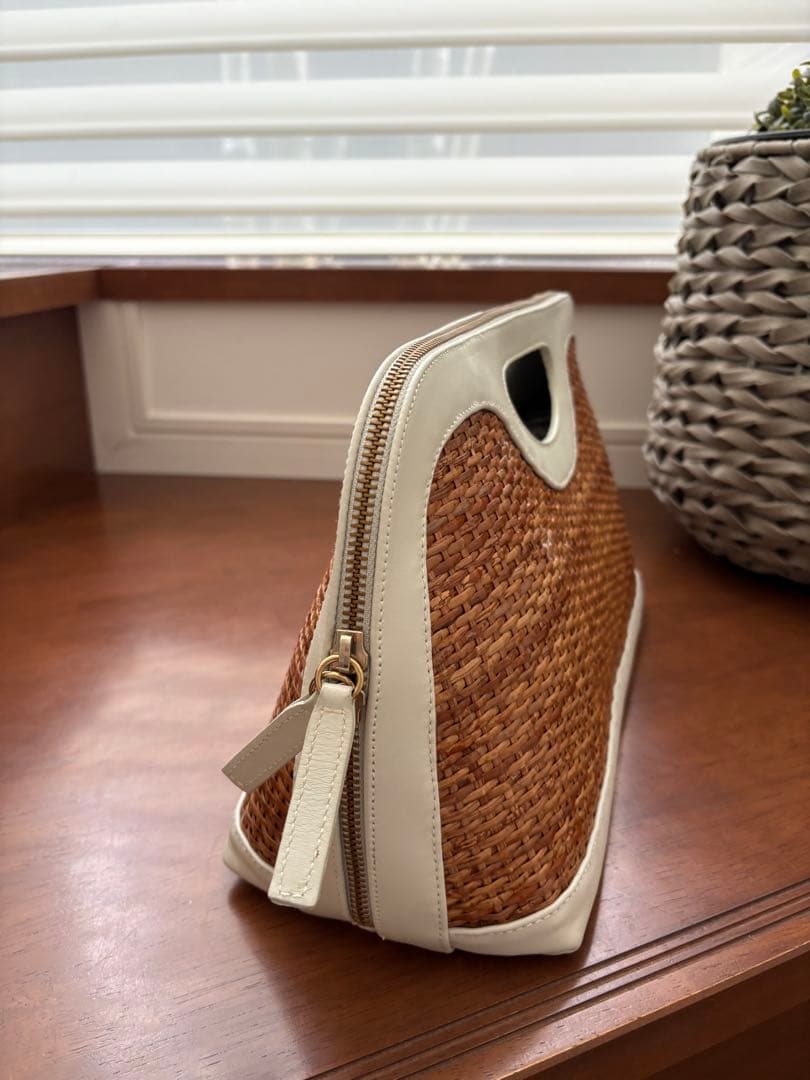 美品】PELLICOクラッチかごバッグ ホワイトレザー - メルカリ