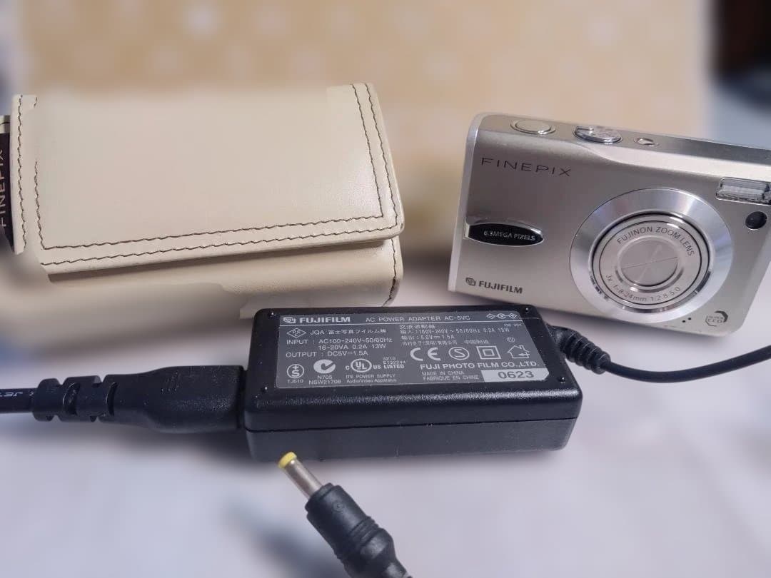 動作OK FUJIFILM FINEPIX F30 コンパクトデジタルカメラ - メルカリ