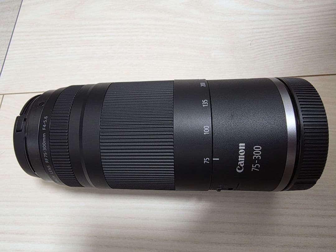 Canon RF 75-300mm f/4.5-6.3 ズームレンズ