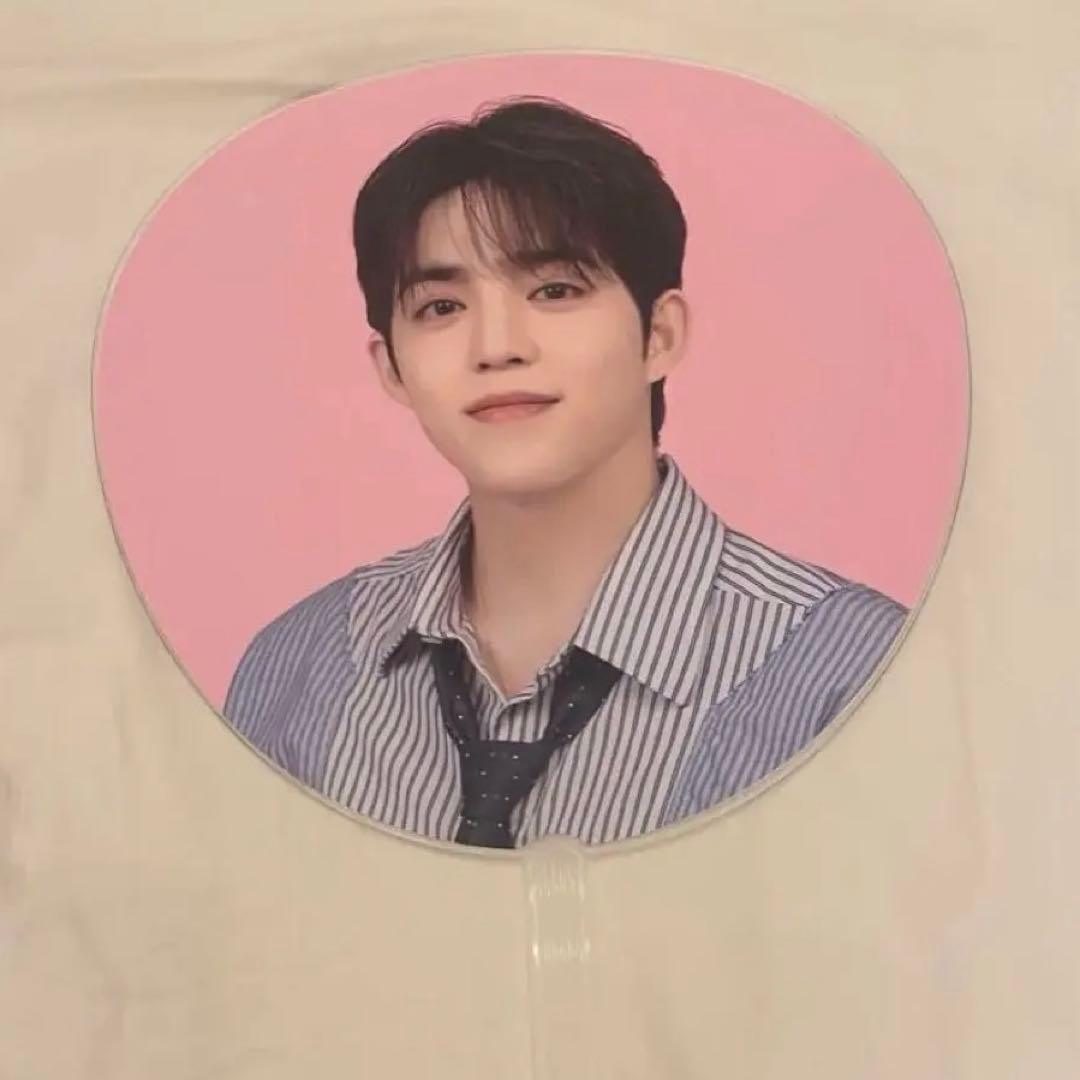 SEVENTEEN エスクプス うちわ HOLIDAY - メルカリ