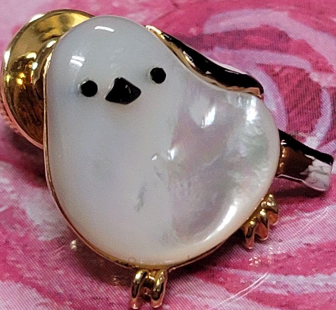 ヴァンドームブティック　 ピンブローチ　白蝶貝　シマエナガ　ブローチ Amazon | 【公式】[ヴァンドームブティック]ブローチ 白蝶貝