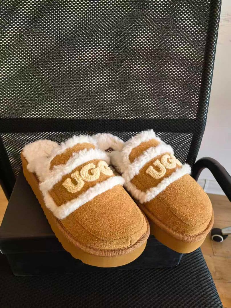 UGG ブラウン スリッパ 24cm - メルカリ