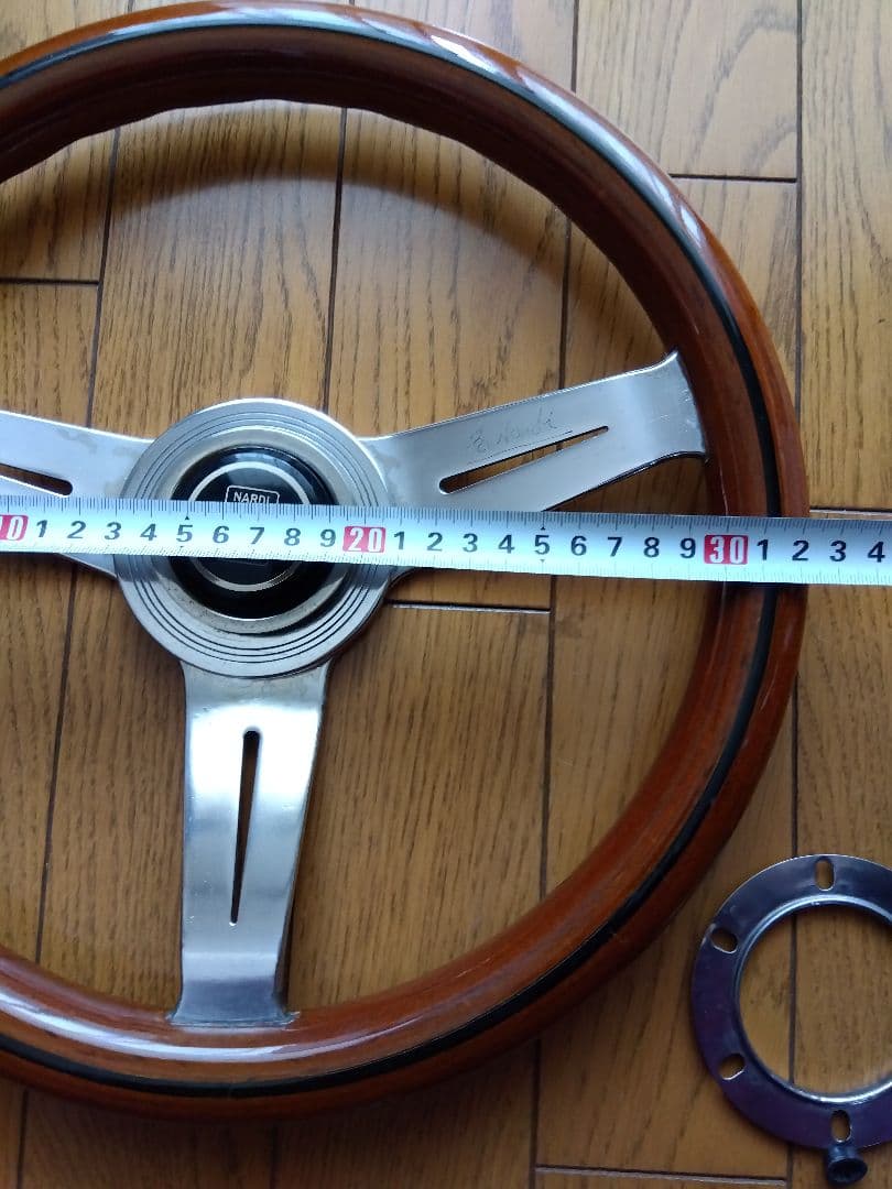 【NARDI Classic】32.5Φ〜 33Φ ウッドステアリング　ナルディ