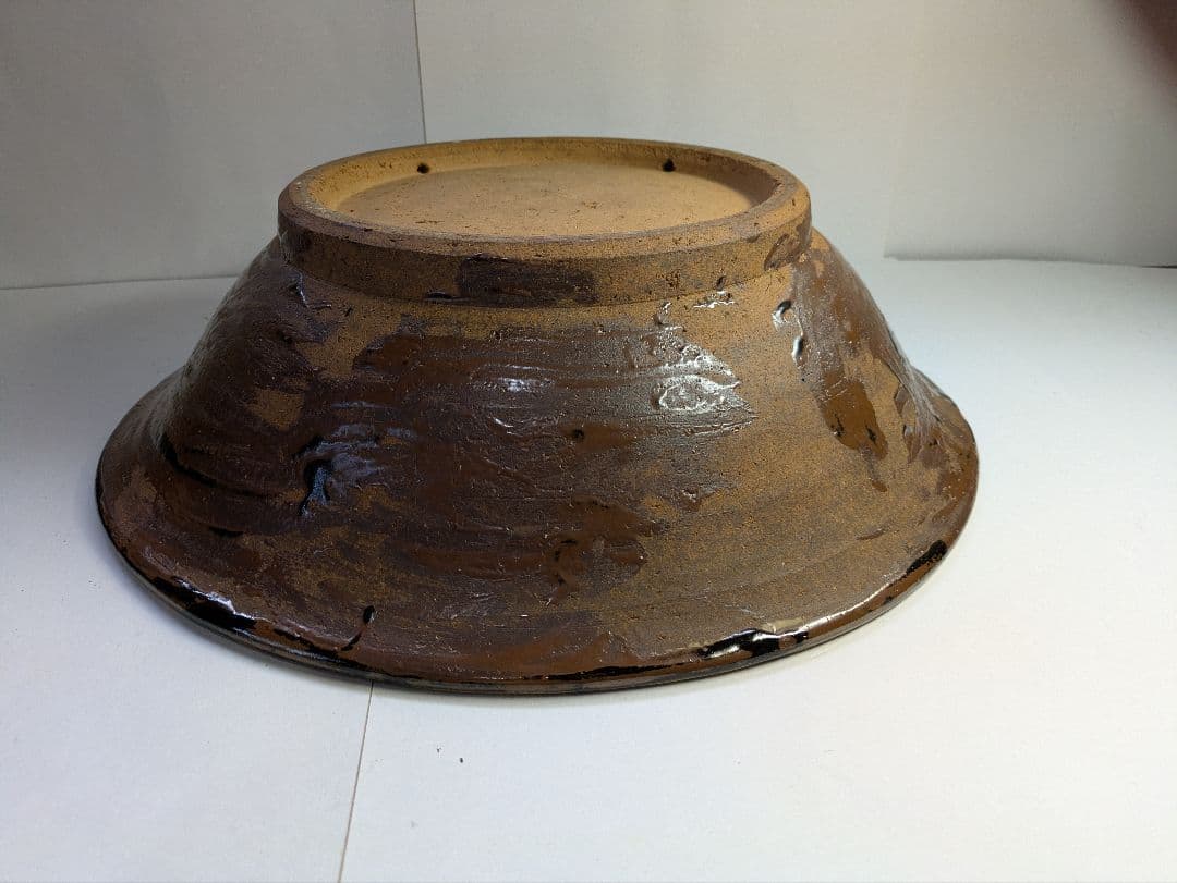 真作】沖縄壺屋焼、仁王窯、小橋川仁王作、『魚文飾鉢』、銘「仁王」、皿