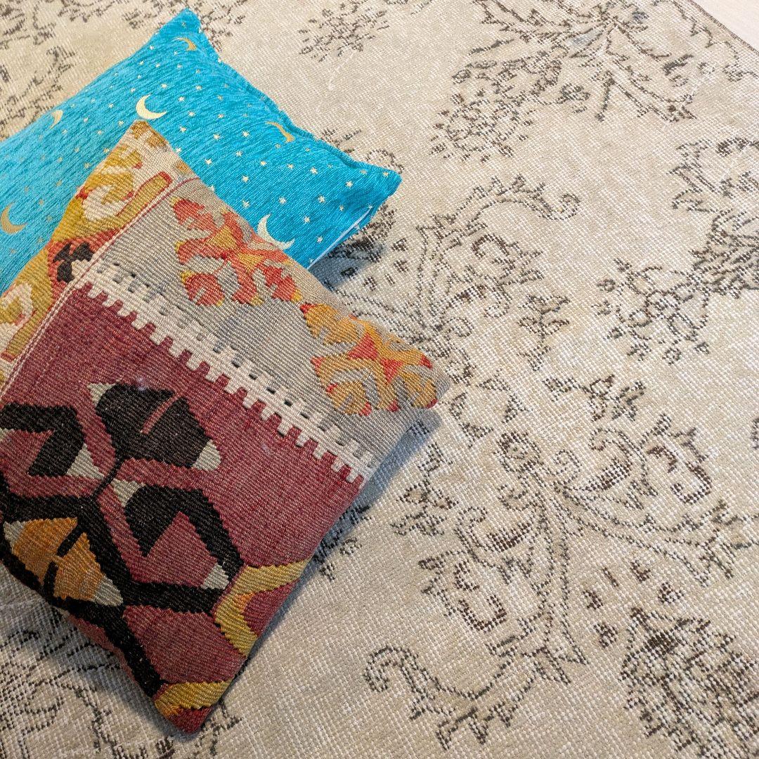 トルコヴィンテージラグ ベージュ系 ボタニカル柄 106x209の通販はau