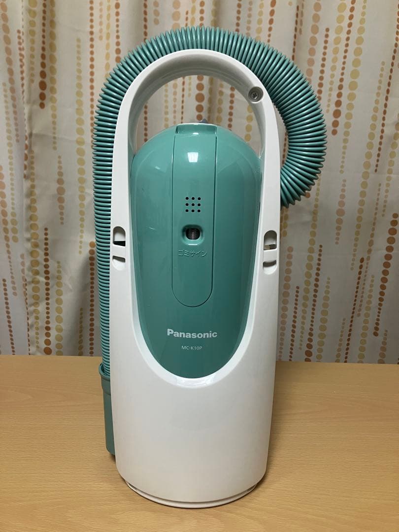 美品○パナソニック電気掃除機MC-K10P￼○純正紙パック8個+すき間