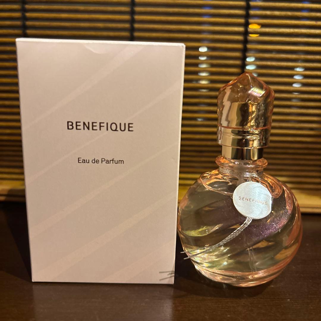 ベネフィーク　オードパルファム　50ml 2プッシュのみ　美品　最安値 ベネフィーク オードパルファム 50ml 2プッシュのみ 美品 最安値