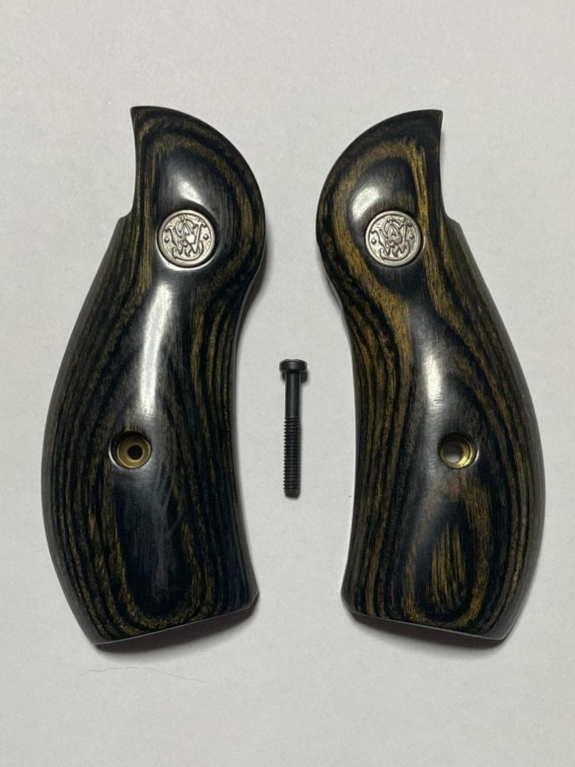 アルタモント S&W Kフレーム ラウンドバット スムース木製グリップ アルタモント S&W Kフレーム ラウンドバット用 木製グリップ スムース