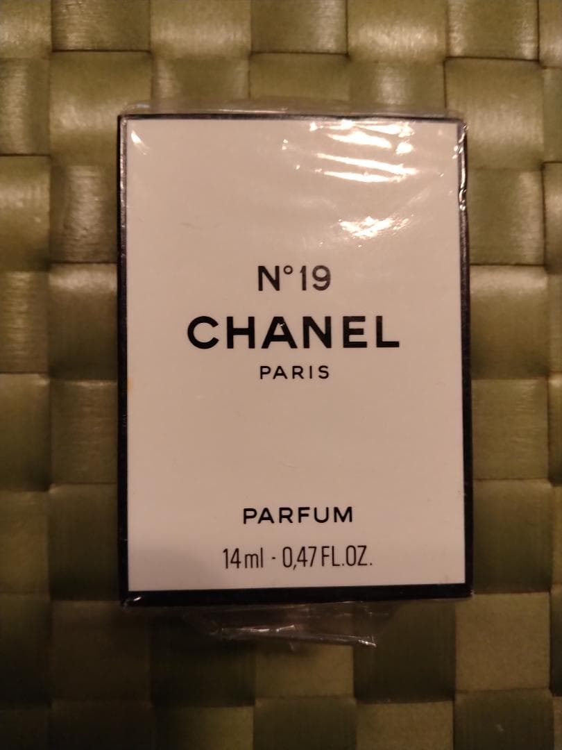 【VINTAGE CHANEL】CHANEL N°19 パルファム 14ml $_57.JPG?set_id=8800005007