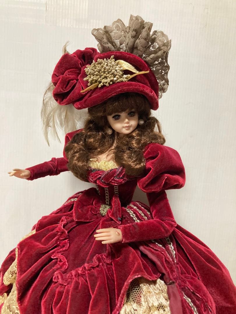 フランス人形‼️ビクトリアン風ドール ワインレッド - メルカリ