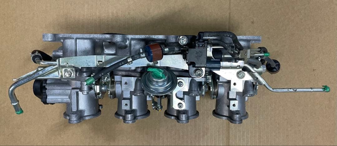 トヨタ 純正 AE101 4スロットル トヨタ(純正) AE101用4連スロットル のパーツレビュー | イスト(ﾎﾟﾝﾁっ