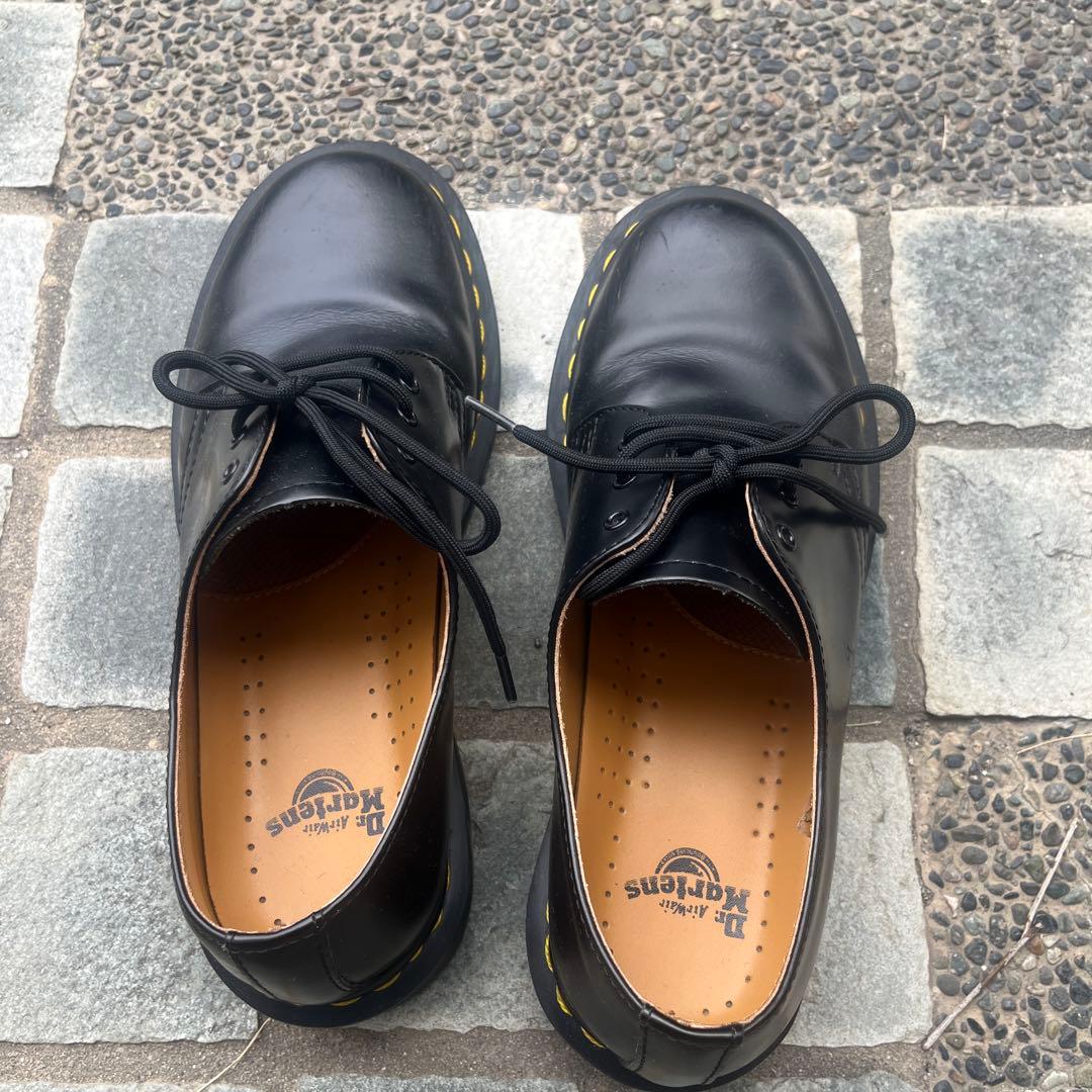 Dr. Martens ブラック レースアップシューズ - メルカリ