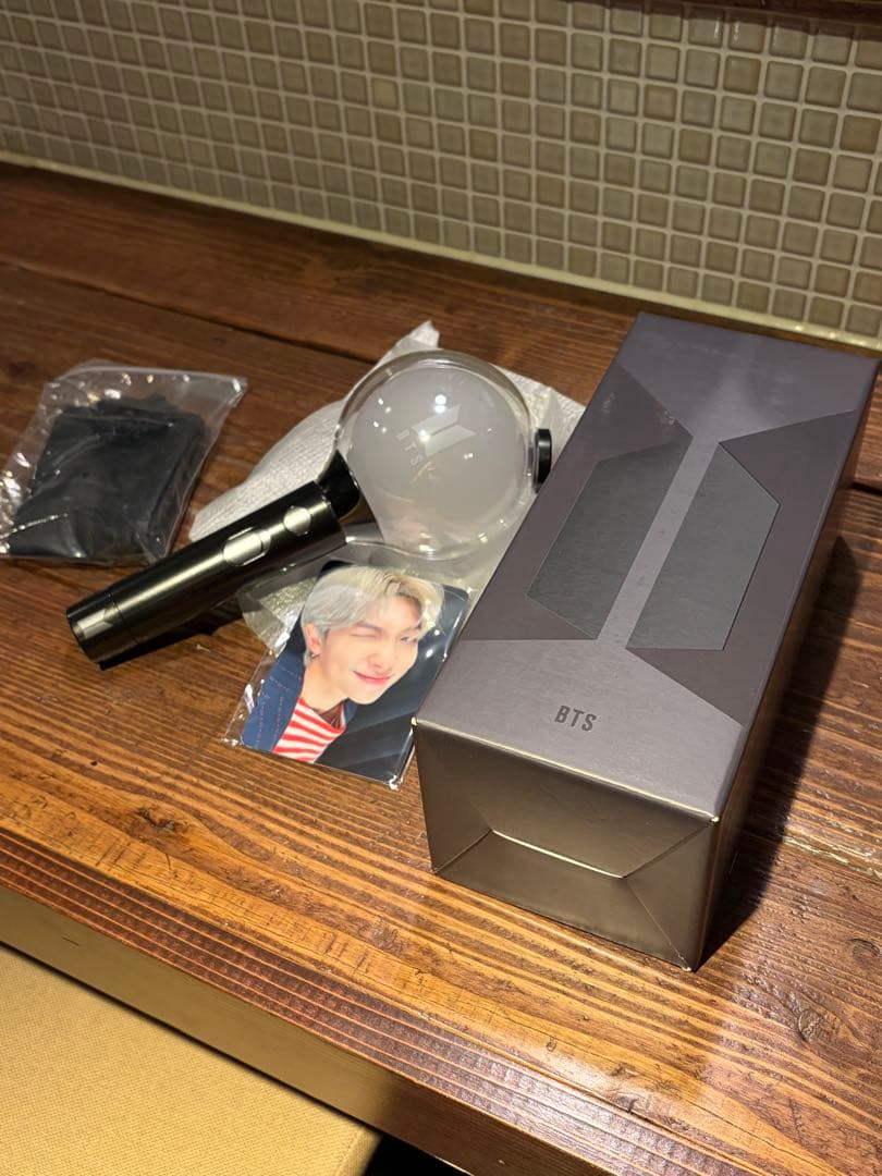BTS ペンライト フォトカード付き - メルカリ
