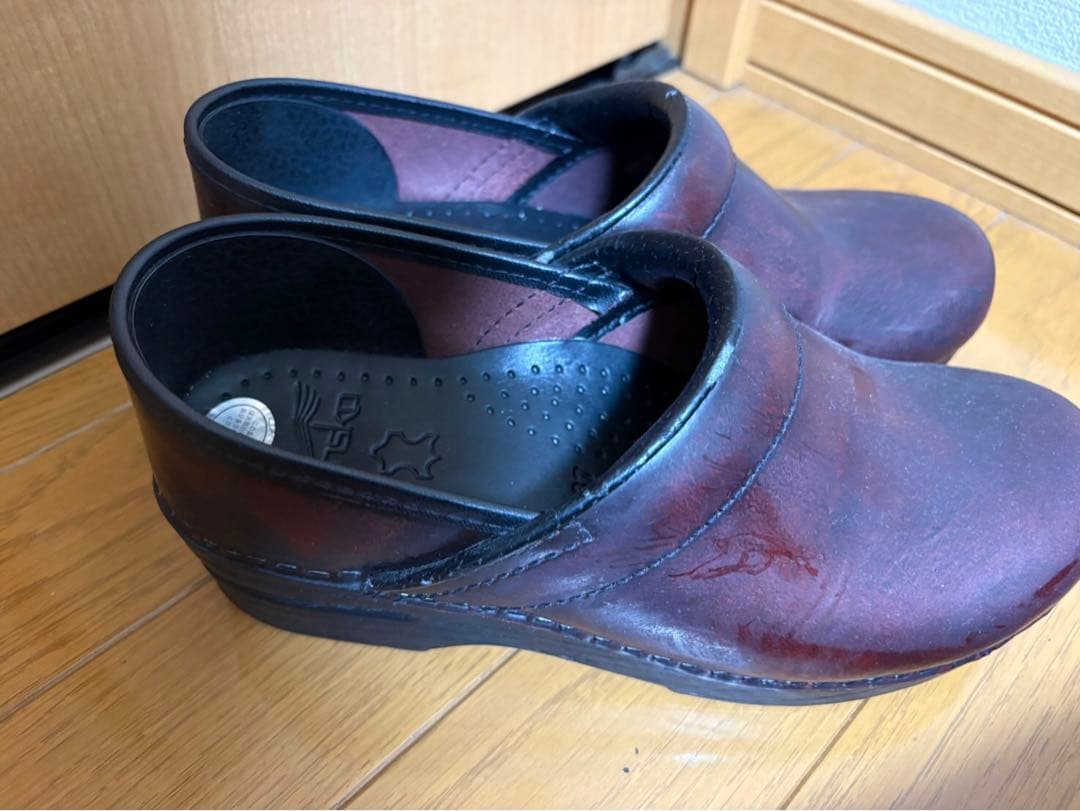最終値下げ】dansko クロッグサンダル 37 ダンスコ やや難あり - メルカリ