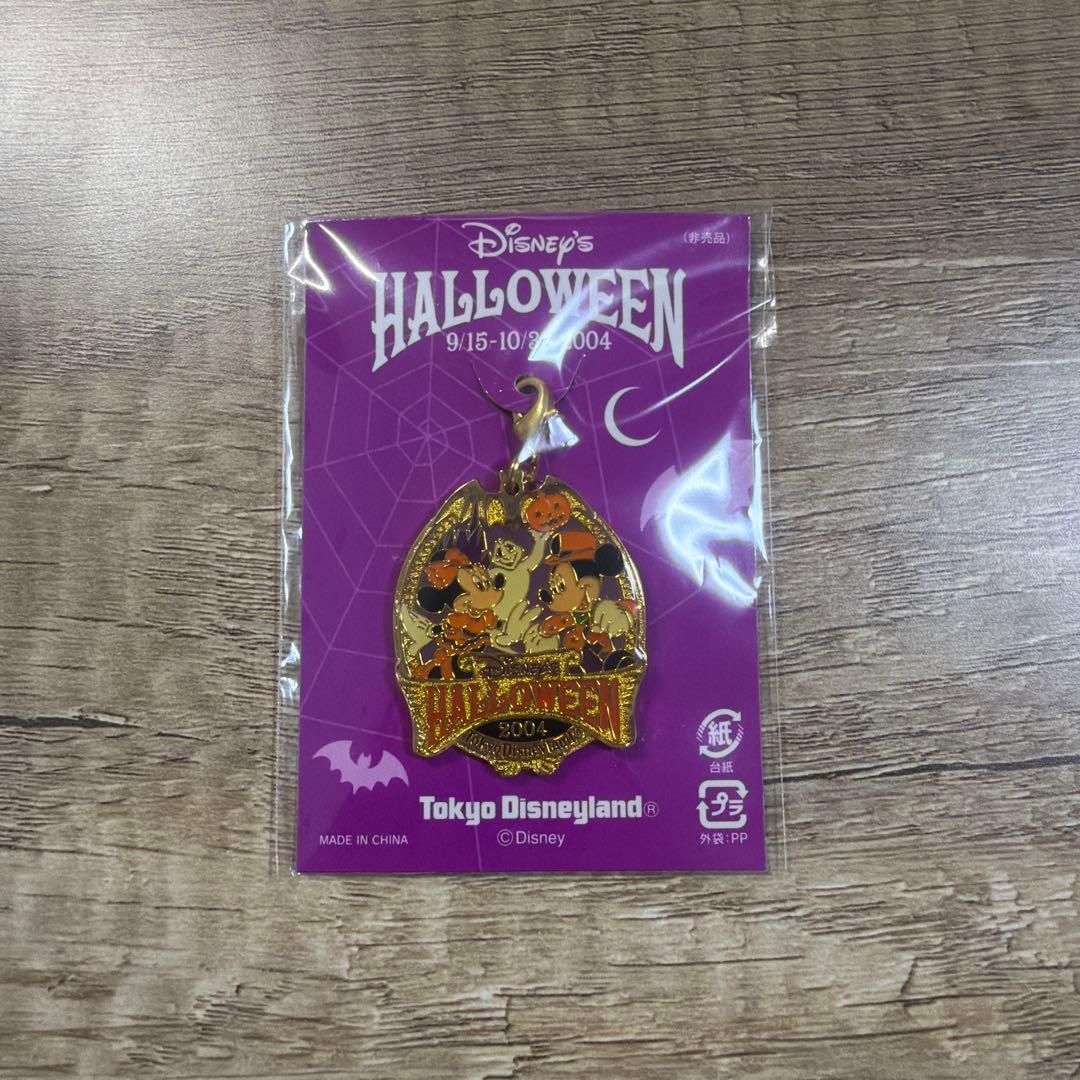 ディズニー ハロウィン 入場記念キーチャーム 2004 - メルカリ