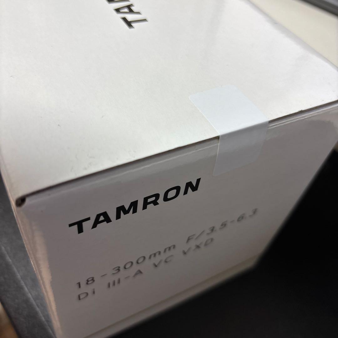 新品未使用　ソニーEマウント用 カメラレンズ 18-300F3.5-6.3