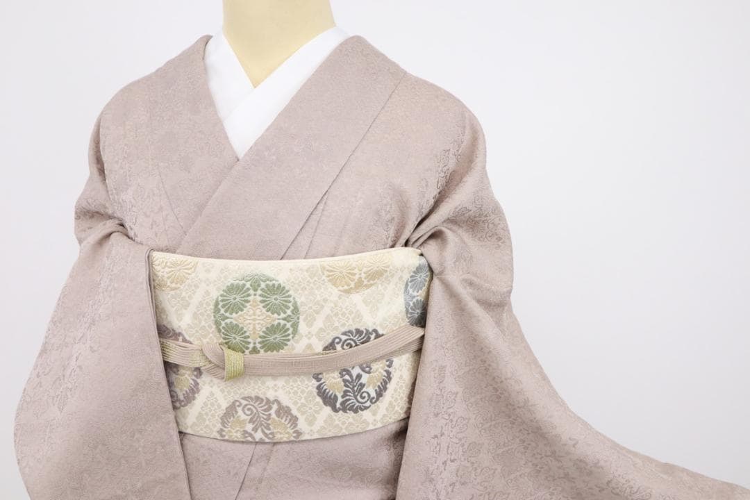 《上質■色無地◆胡桃染色ベージュ◆地紋起こし■背紋有◆袷正絹着物◆IC12-4》