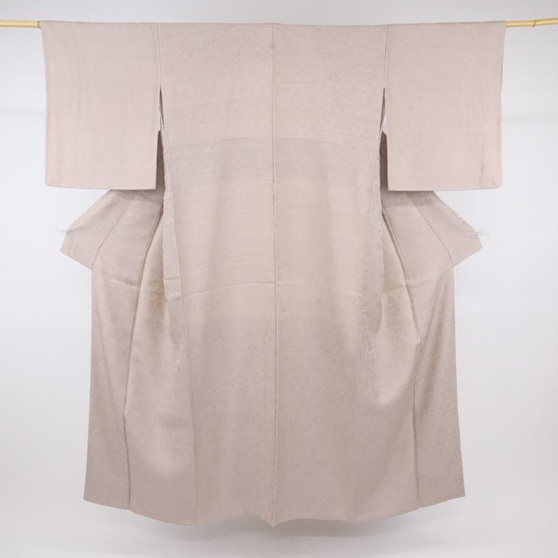 《上質■色無地◆胡桃染色ベージュ◆地紋起こし■背紋有◆袷正絹着物◆IC12-4》