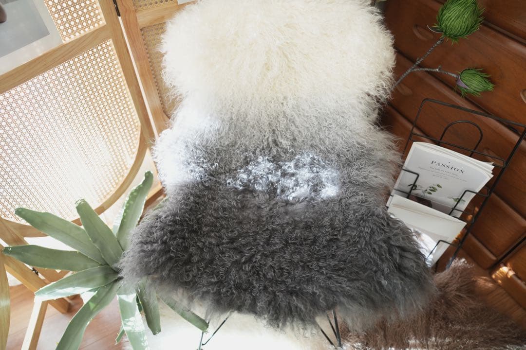 チベットラムフルスキン1匹物約60×95cmGY系 4枚分