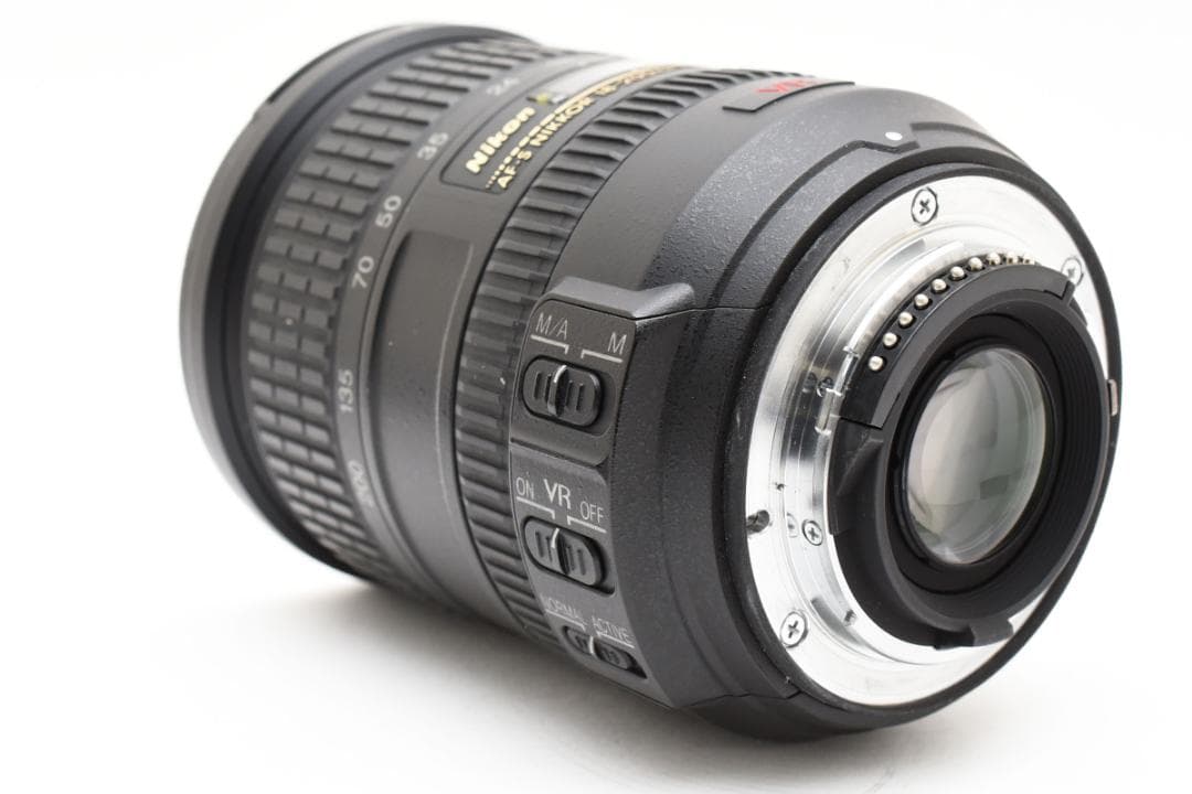 【美品】Nikon AF-S DX 18-200mm f3.5-5.6 #E08