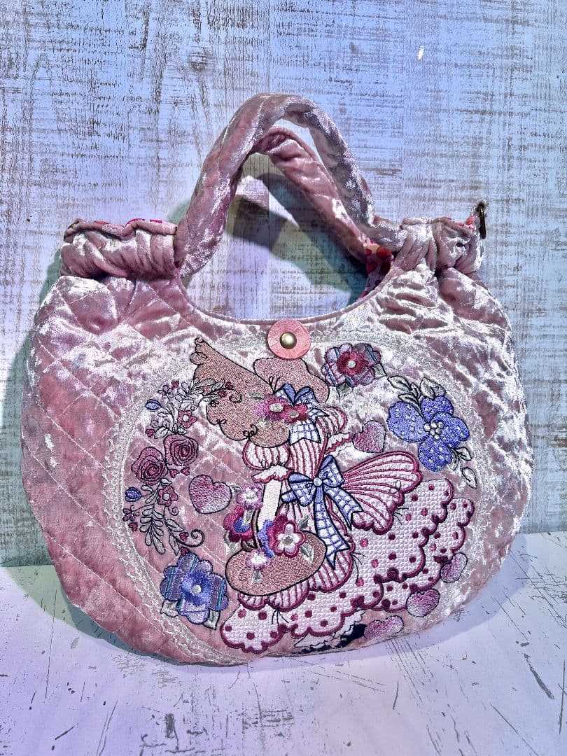 ロラライハリス♡ベビーピンクベロアキルト♡刺繍の丸型絞りバッグs♡