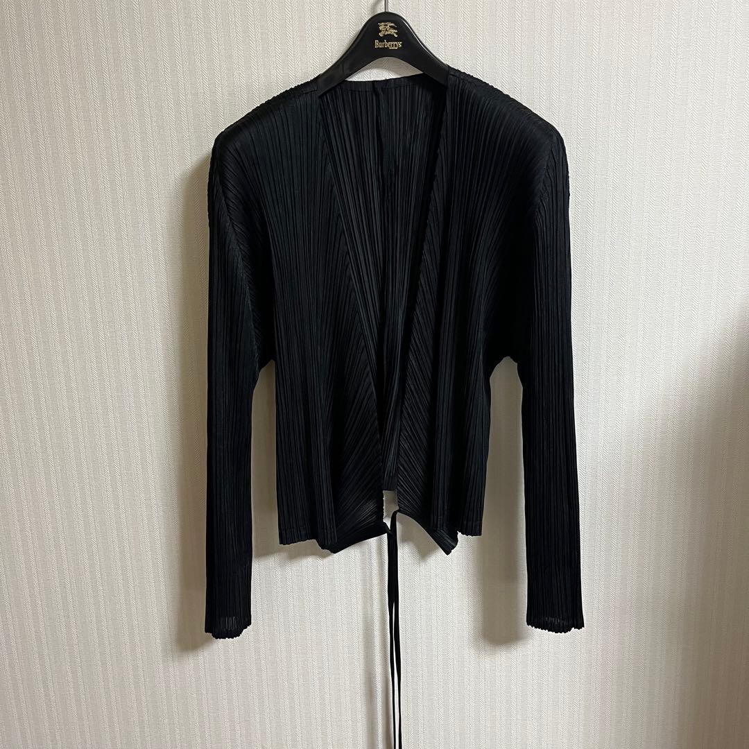 PLEATSPLEASE イッセイミヤケ カーディガン Wrap ブラック - メルカリ