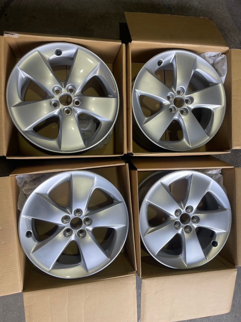 30プリウス　新車外し　ホイール４本 プリウス 【新車外し】新型 MXWH60 純正アルミホイール 19インチ